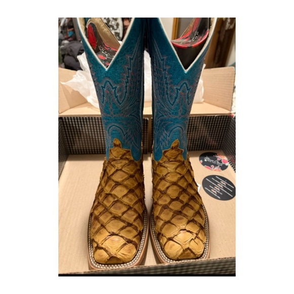 SOLD - Picture 5 of 8